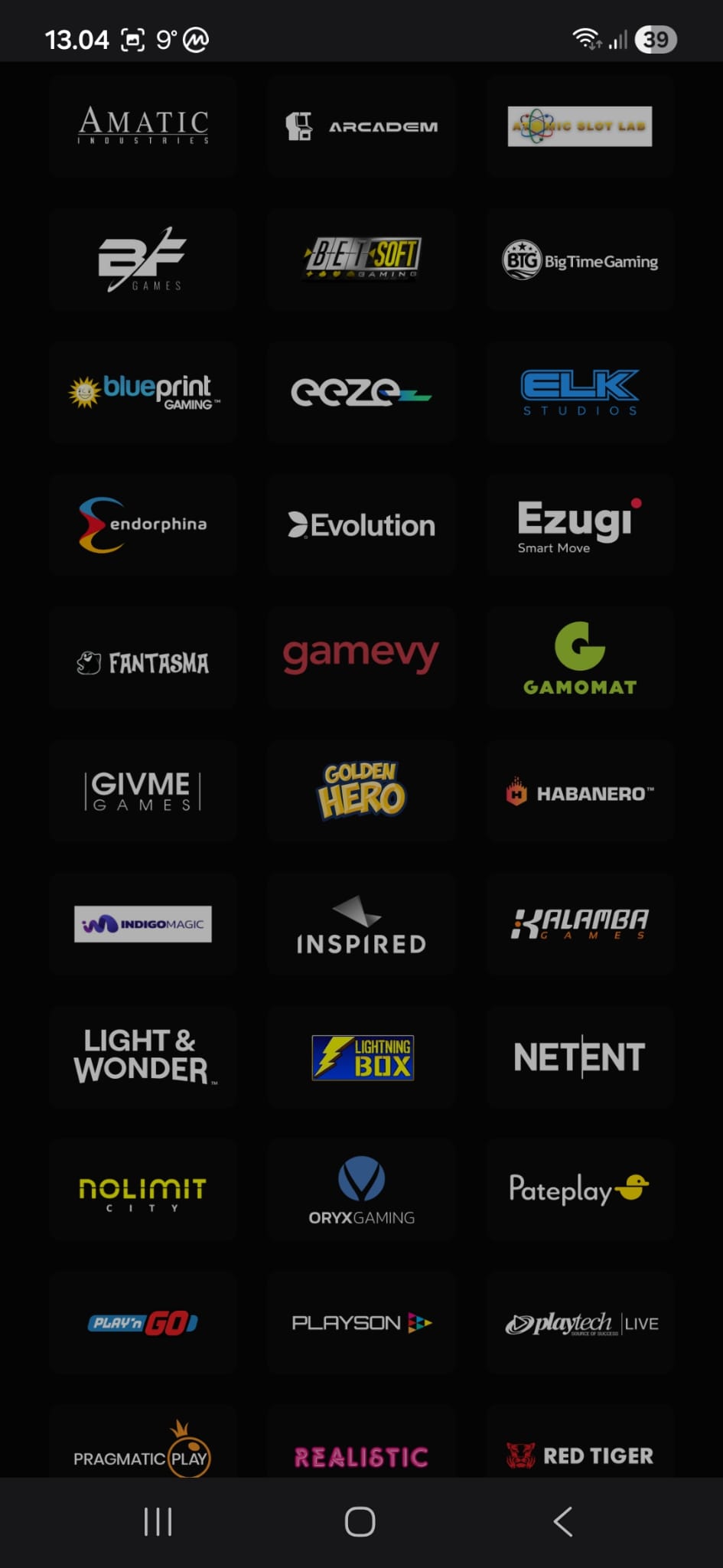 Lucky Trunkin pelivalmistajia